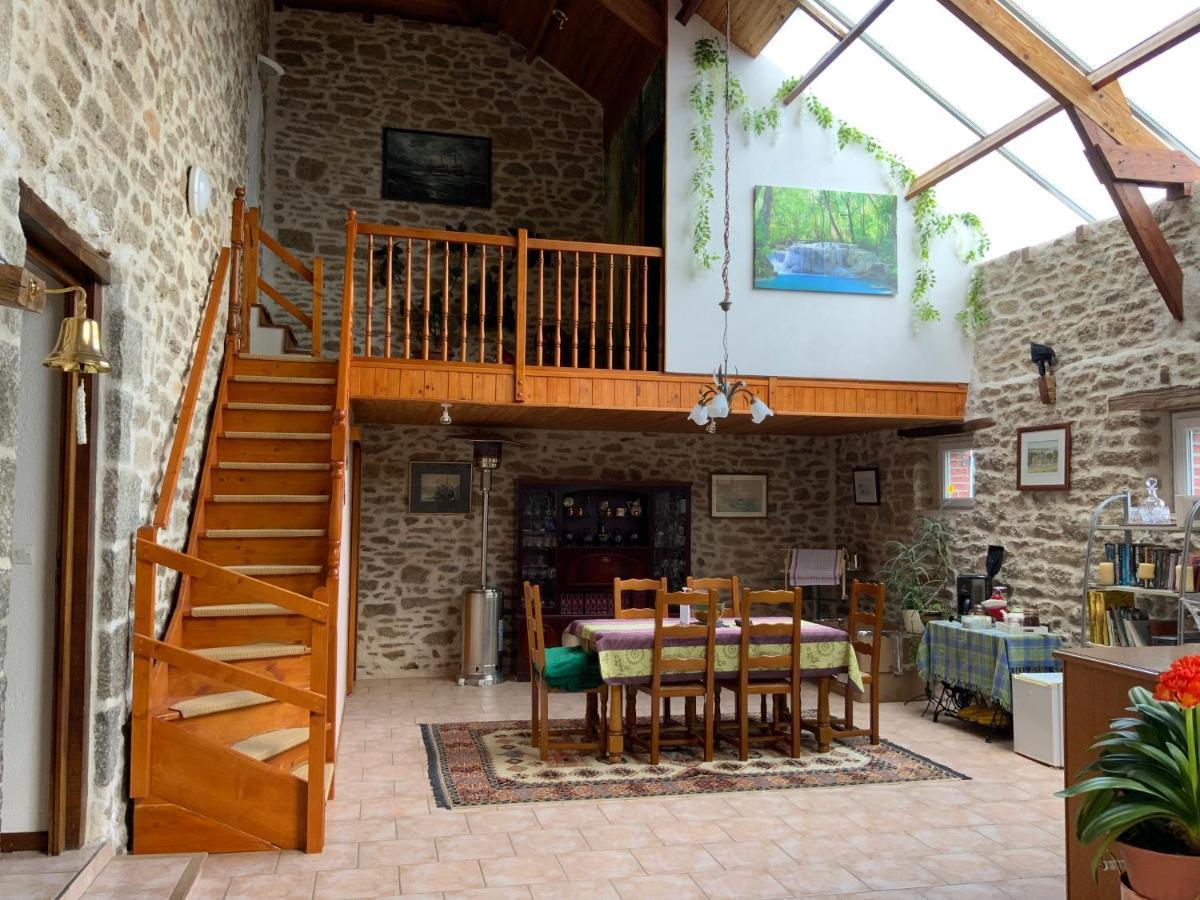 Le Bois Chef D'Ane Bed & Breakfast Collinee Exterior photo